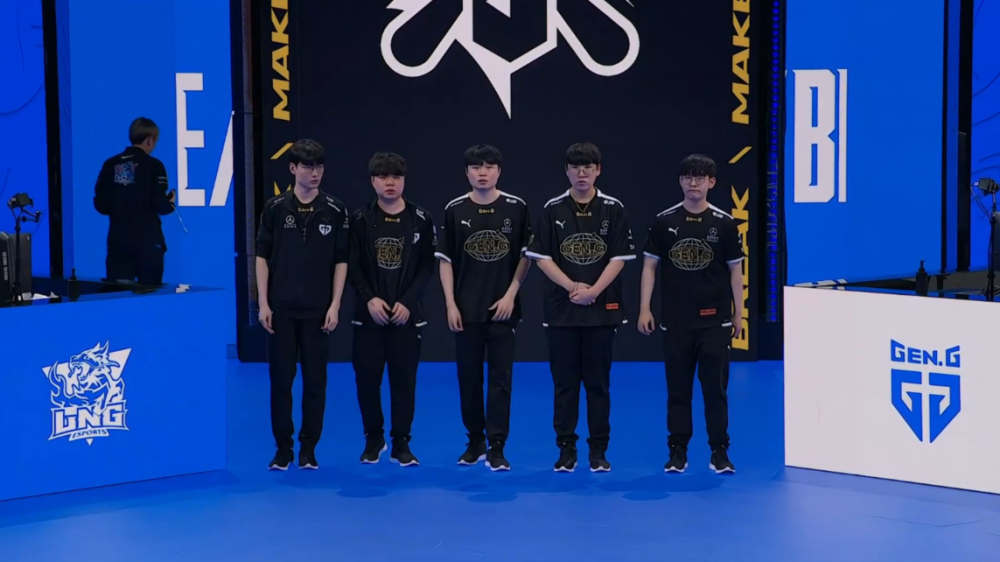 同时切断他 同时切断他