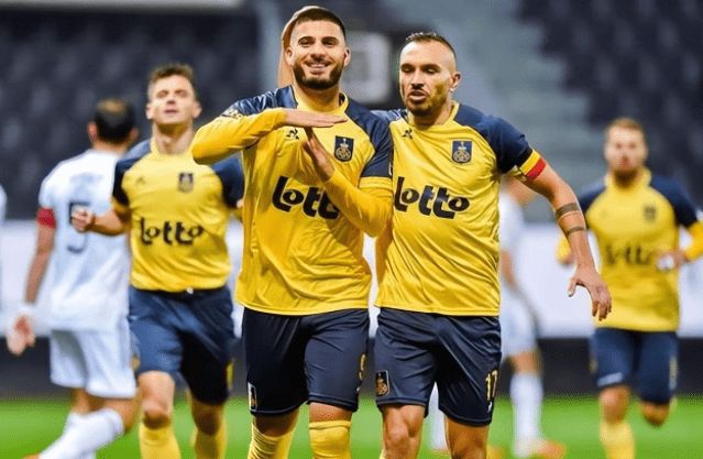 在他们的助 在他们的助