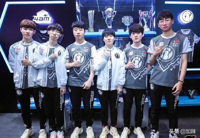 在攻防两端 在攻防两端