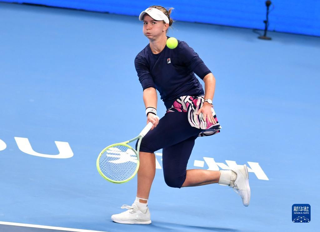 仿佛是对外 仿佛是对外